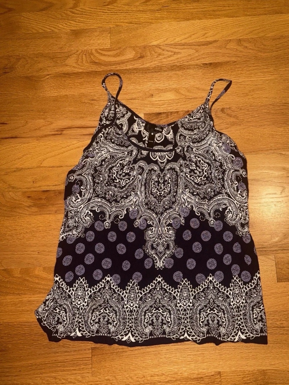 AQUA Bloomingdale’s Women’s Purple White Paisley Tank Top Blouse Size Medium